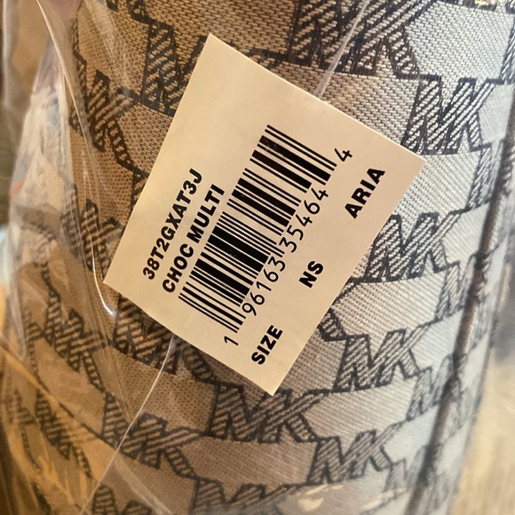 🤎MICHAEL KORS🤎Aria Large Signature Logo
Jacquard Tote Bag/Chocolate Combo/NWT - Picture 8 of 10